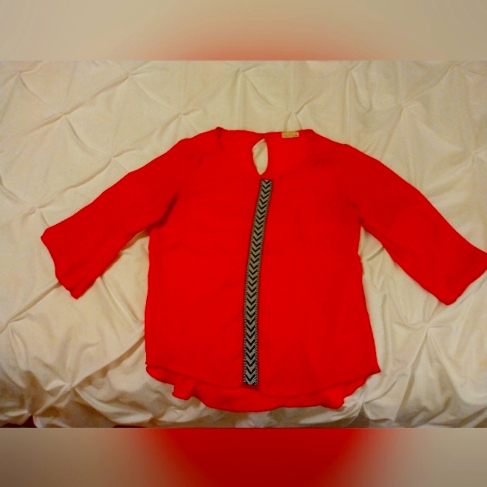Festive RED ❤️ top! Perfect for the holidays!